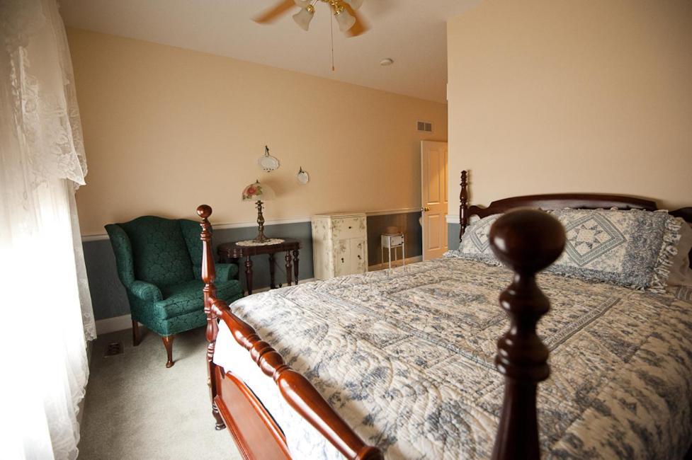 لورانس Victorian Veranda Country Inn الغرفة الصورة